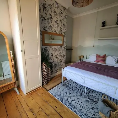 Sofia'S Place - Entire 3Bedroom House With Mezzanine Rugby Exterior photo